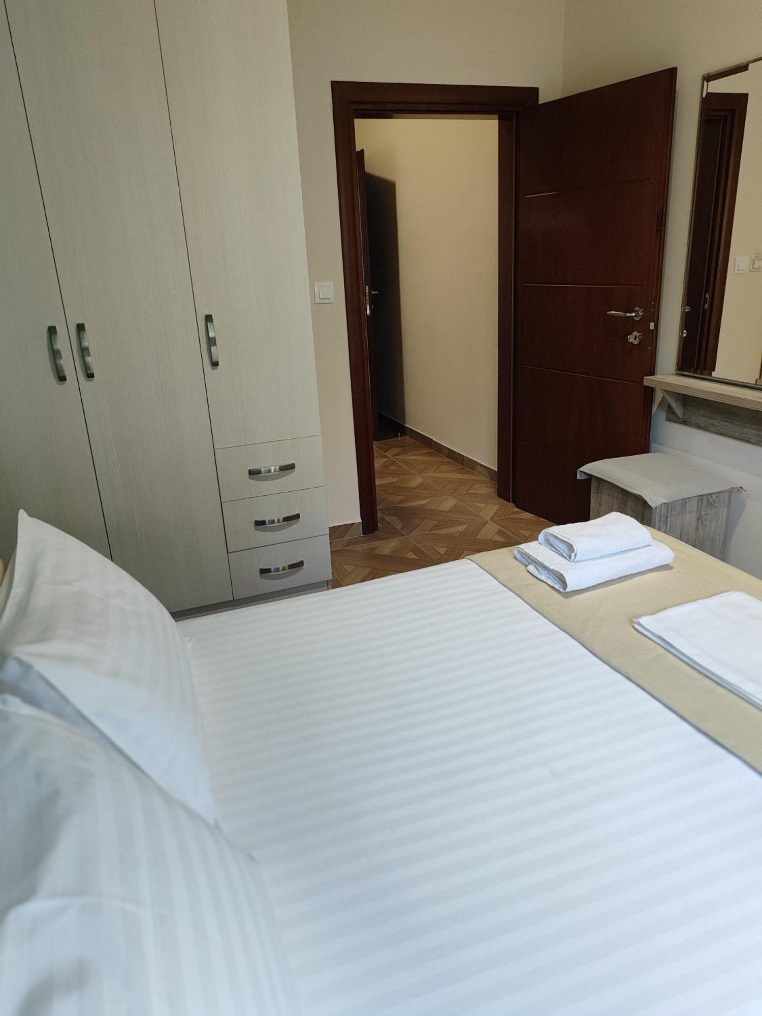 Dagos Rooms เดอร์มี ภายนอก รูปภาพ